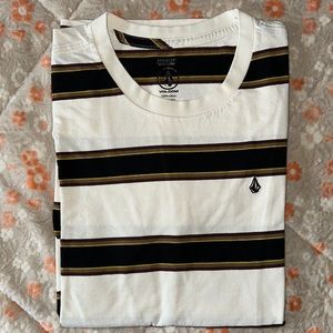 Volcom tee shirt